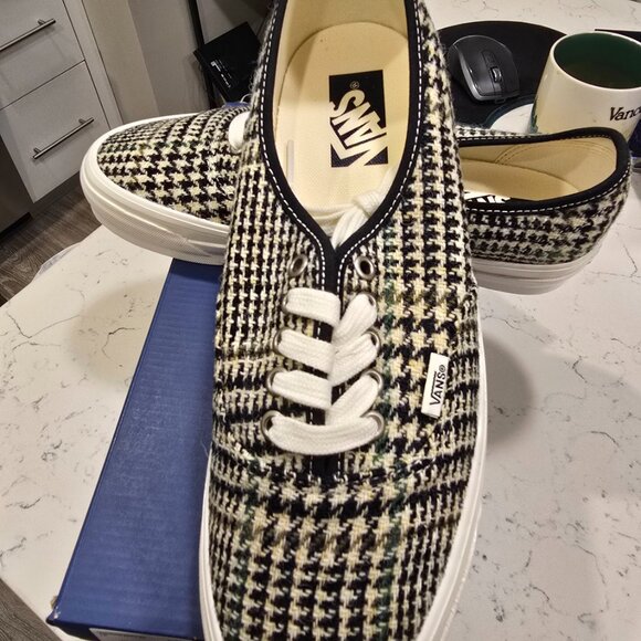 Vans Premium Authentic 44 Unisex Fashion Sneakers Shoes VN000EBNY28 Size 10 NEW - Picture 2 of 15